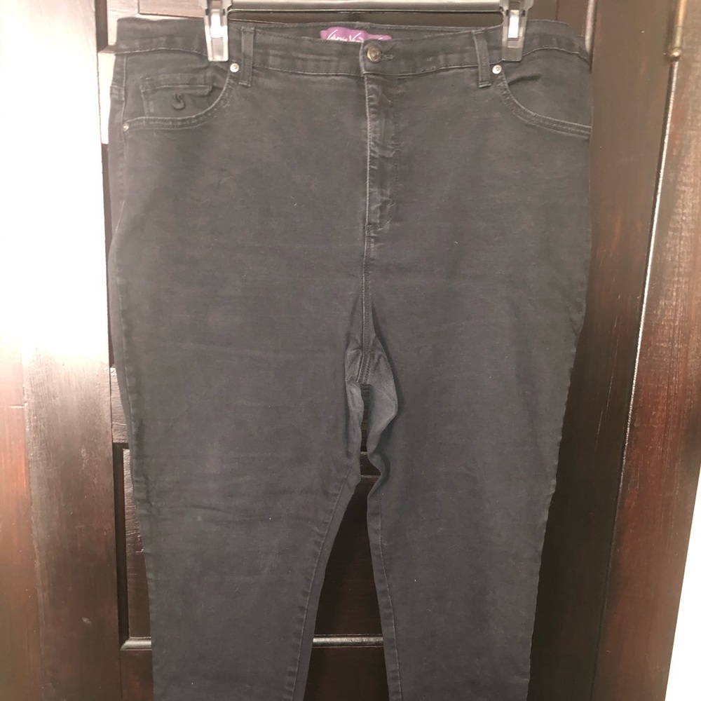 Gloria Vanderbilt Amanda sz 22 black skinny jeans